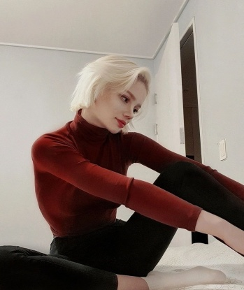 Я живу в Москве, где воплотим все твои сокровенные фантазии и желания.
💃 Со мной ты познаешь истинное наслаждение. У меня есть все для того, чтобы ты мог расслабиться и получить удовольствие. Мои опытные руки проведут по твоему телу нежные ласки, а сладкий голос погрузит тебя в волнующую атмосферу страсти.
😈 Я знаю, как доставить удовольствие мужчине. Мои услуги на высшем уровне, включая классический секс, оральные ласки и многое другое. Я всегда открыта для экспериментов и новых переживаний. Твои фантазии станут реальностью, и ты останешься более чем доволен.
🔥 Мои фото говорят сами за себя – я сексуальная, страстная и желанная. Мои клиенты оставляют отзывы, которые говорят о моем профессионализме и незабываемых встречах. Со мной ты получишь незабываемые ощущения и море удовольствия.
📞 Если ты устал от серых будней и хочешь разнообразия и приятной компании, то я жду твоего звонка. Позвони мне, и я превращу каждую встречу в нечто особенное. Время проведенное со мной – это настоящий релакс и океан удовольствия. Жду тебя, мой дорогой! 💋 Ева